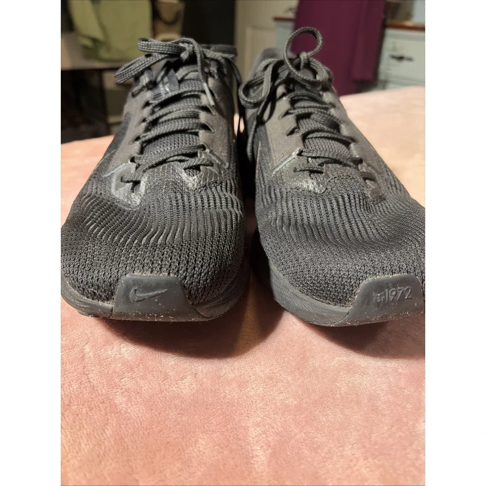 Nike Air Zoom Pegasus 40 Triple Black Gym Running Shoes DV3853 002 Men's Sz 9.5